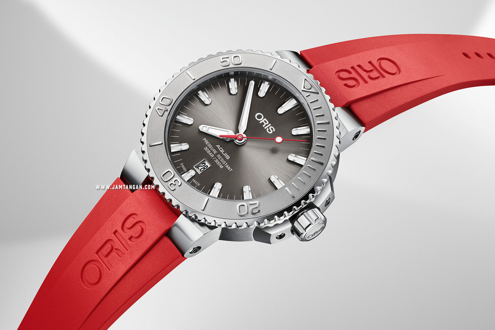 Oris Aquis Date Relief 733 7730 4153 RS Men Grey Dial Red Rubber Strap Machtwatch